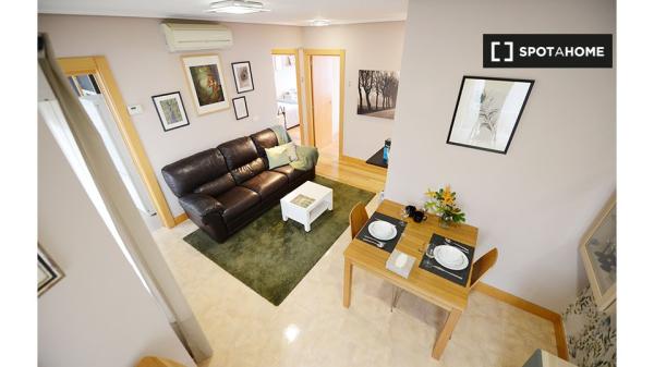 Room for rent in 3-bedroom apartment in Txurdinaga, Bilbao