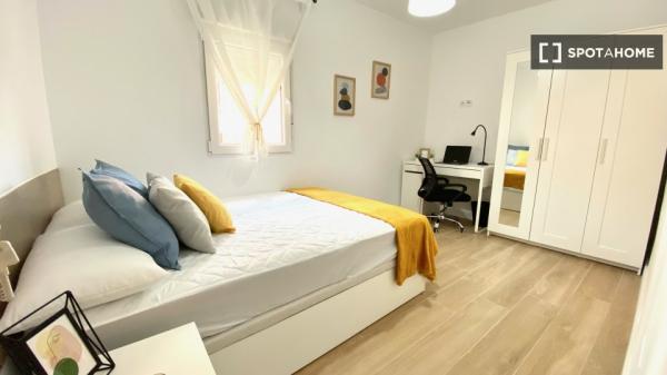 Chambre à louer dans un appartement de 4 chambres à Getafe, Madrid