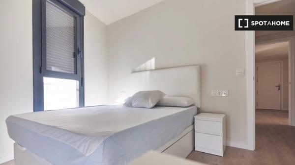 Quarto em apartamento de 2 quartos perto da Universidade Loyola, Sevilha