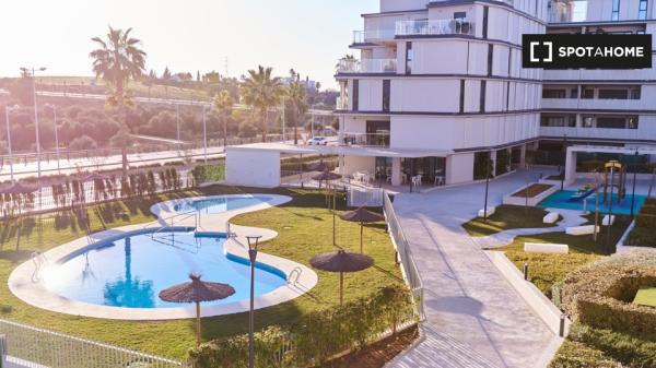 Quarto em apartamento de 2 quartos perto da Universidade Loyola, Sevilha