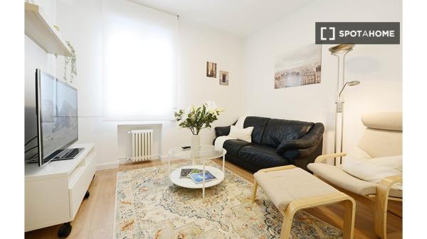 Room for rent in 3-bedroom apartment in Bilbao, Bilbao