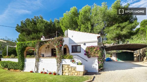 Ganze 3-Zimmer-Wohnung in Jávea