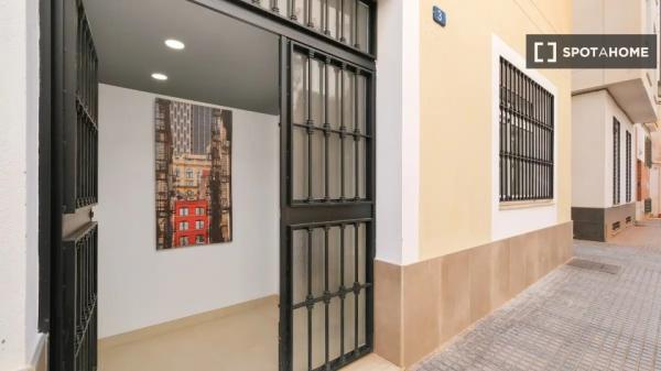 Piso de 2 dormitorios en alquiler en Málaga, Málaga