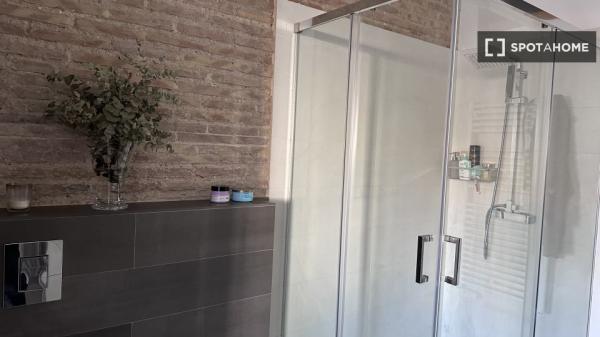 Piso de 3 habitaciones en alquiler en València