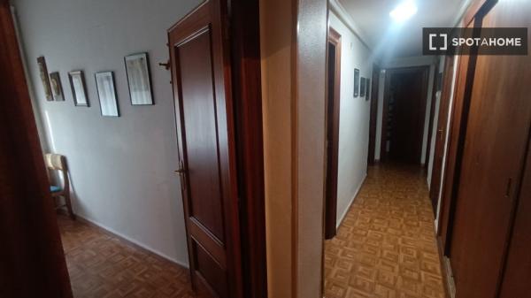 1 chambre dans un appartement partagé à Salamaca