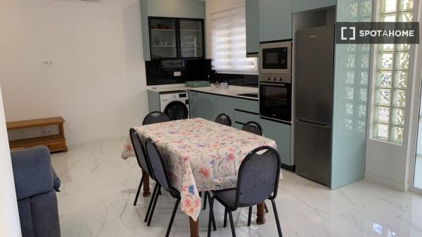 Apartamento de 2 dormitorios en alquiler en Port De Sagunt, Valencia