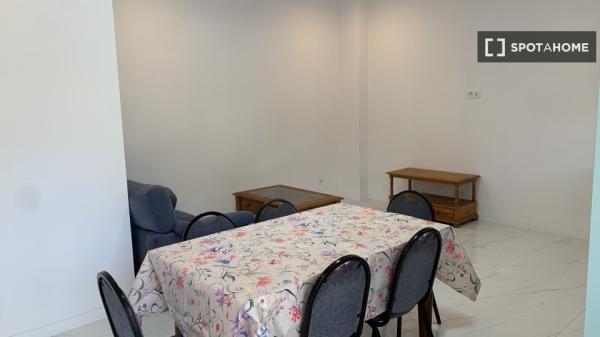 Apartamento de 2 dormitorios en alquiler en Port De Sagunt, Valencia