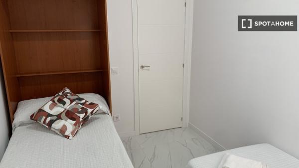 Apartamento de 2 dormitorios en alquiler en Port De Sagunt, Valencia