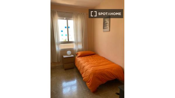 Zimmer zu vermieten in 3-Zimmer-Wohnung in Palma