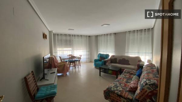 Apartamento inteiro de 2 quartos em Denia