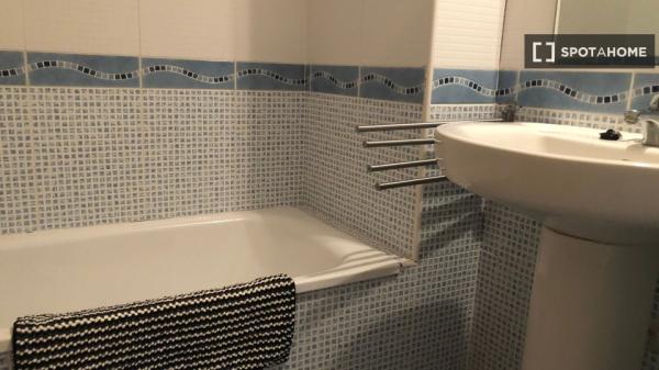 Apartamento inteiro de 2 quartos em Denia