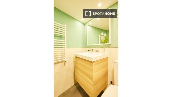 Apartamento de 2 dormitorios en Centro, Madrid