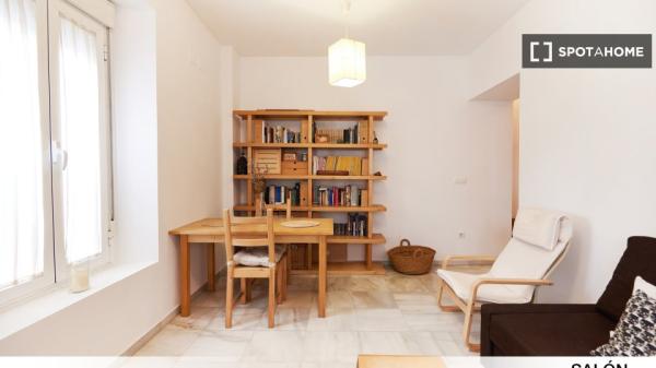 Chambre dans un appartement rénové de 2 chambres à Séville