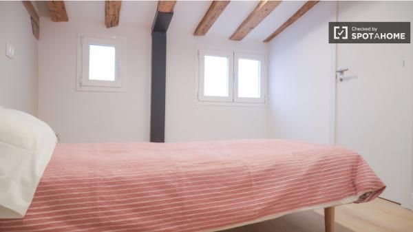 Apartamento de 2 dormitorios en alquiler en Argüelles, Madrid