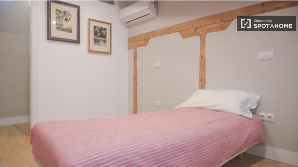 Apartamento de 2 dormitorios en alquiler en Argüelles, Madrid