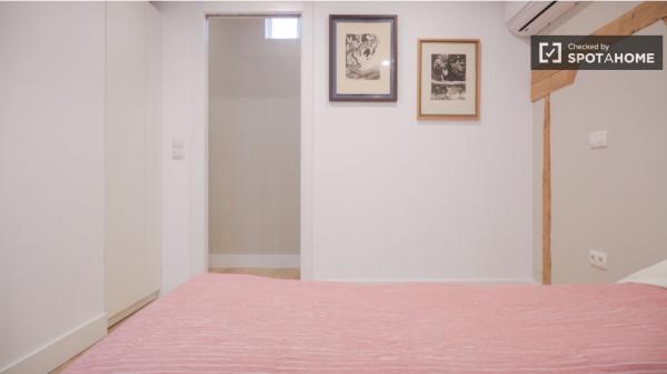 Apartamento de 2 dormitorios en alquiler en Argüelles, Madrid