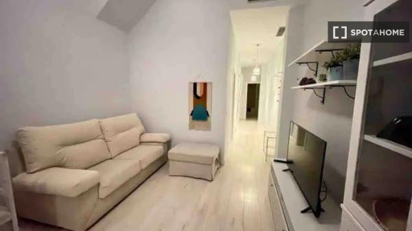 Apartamento de 2 dormitorios en alquiler en Triana, Sevilla