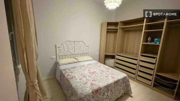 Apartamento de 2 dormitorios en alquiler en Triana, Sevilla