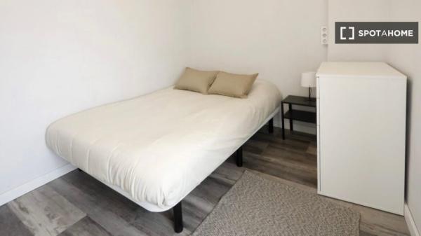 Apartamento de 3 dormitorios en alquiler en Ciutat Vella, Barcelona