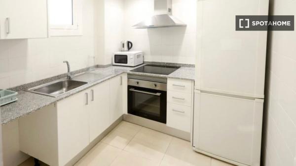 Apartamento de 3 dormitorios en alquiler en Ciutat Vella, Barcelona