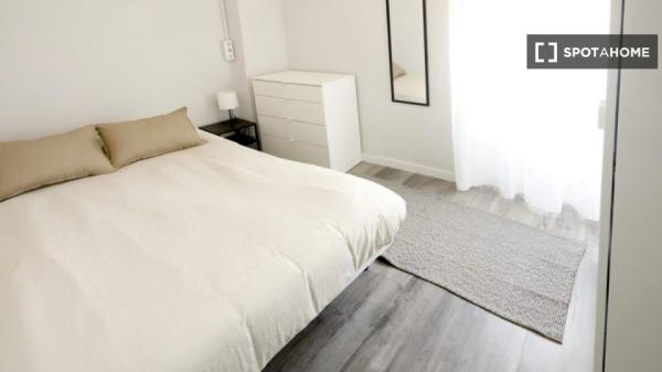 Apartamento de 3 dormitorios en alquiler en Ciutat Vella, Barcelona