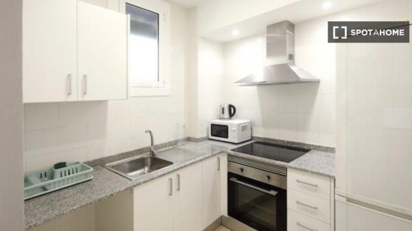 Apartamento de 3 dormitorios en alquiler en Ciutat Vella, Barcelona