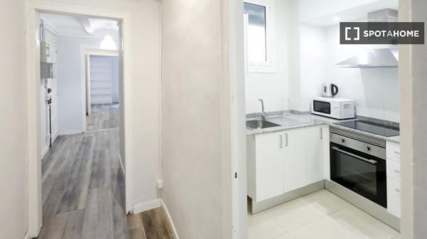 Apartamento de 3 dormitorios en alquiler en Ciutat Vella, Barcelona