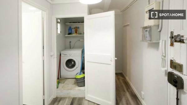 Apartamento de 3 dormitorios en alquiler en Ciutat Vella, Barcelona