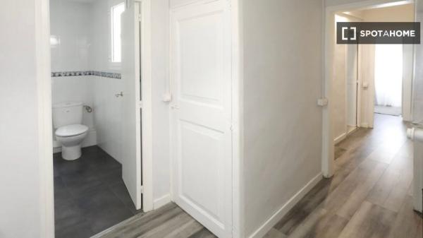 Apartamento de 3 dormitorios en alquiler en Ciutat Vella, Barcelona