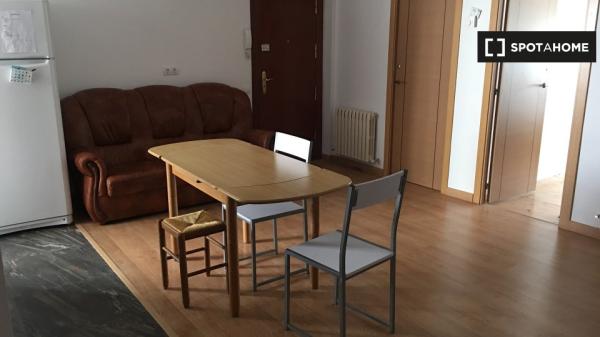 Se alquila habitación en piso compartido en Pamplona