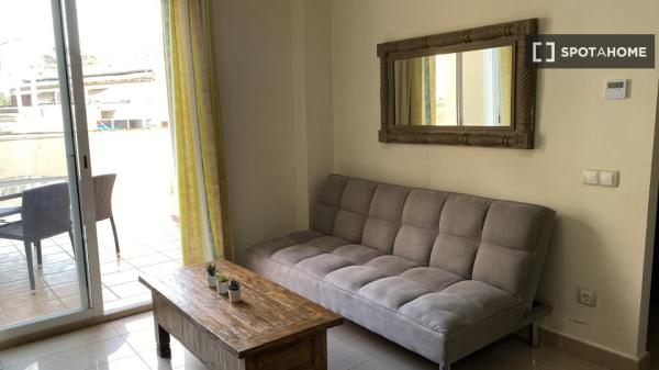 Apartamento completo de 2 dormitorios en Denia