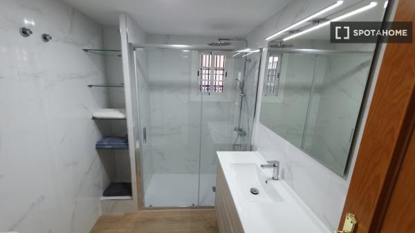 Apartamento entero de 3 dormitorios en Sevilla