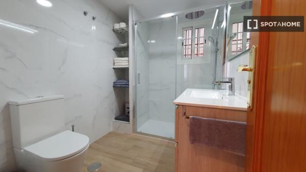 Apartamento entero de 3 dormitorios en Sevilla