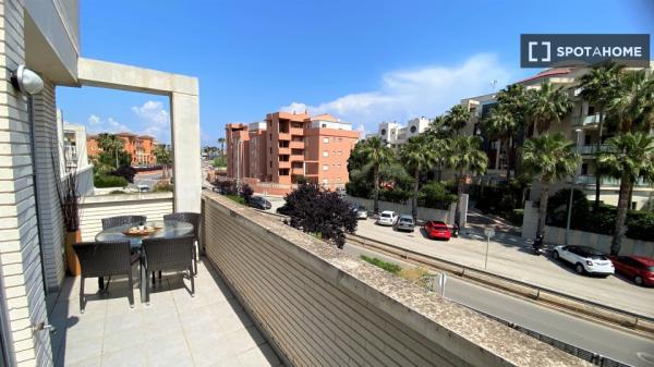 Apartamento inteiro de 2 quartos em Dénia