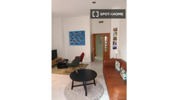 Piso de 3 habitaciones en alquiler en Cádiz, Cádiz