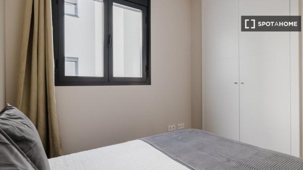 Apartamento de 2 dormitorios en alquiler en Hacienda Cabello, Málaga