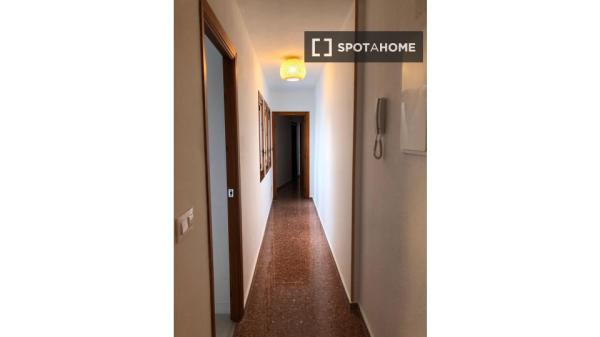 Zimmer zu vermieten in 4-Zimmer-Wohnung in Aduanas, Jávea