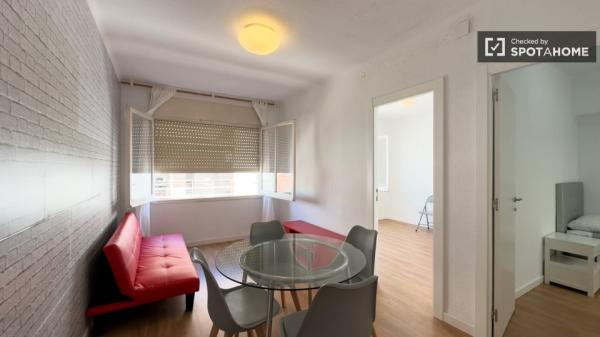 Quarto para alugar em apartamento de 3 quartos em Barcelona