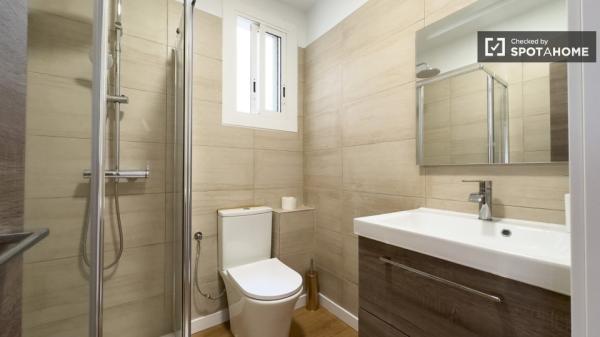 Quarto para alugar em apartamento de 3 quartos em Barcelona