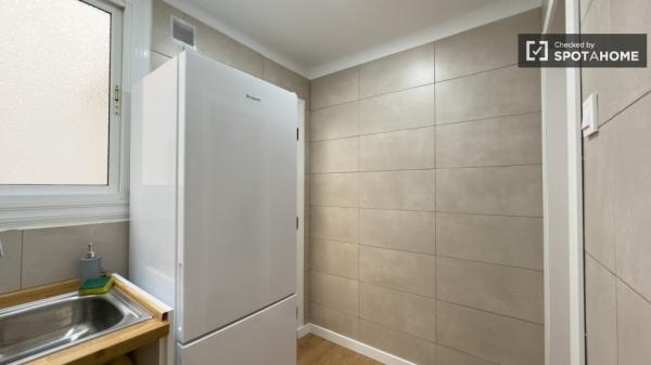 Quarto para alugar em apartamento de 3 quartos em Barcelona