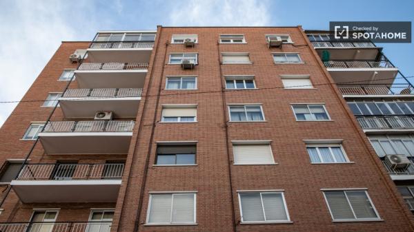 Zimmer zu vermieten in 4-Zimmer-Wohnung in Alcalá de Henares