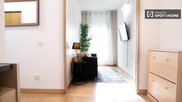 Zimmer zu vermieten in 4-Zimmer-Wohnung