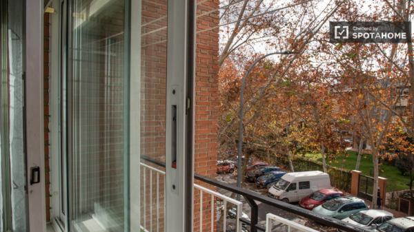 Chambres à louer dans un appartement de 4 chambres