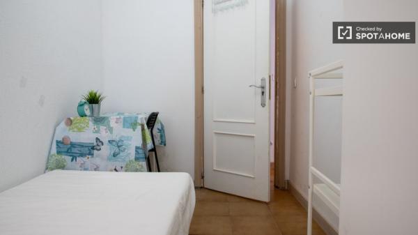 Apartamento de 2 dormitorios en alquiler en Carabanchel, Madrid