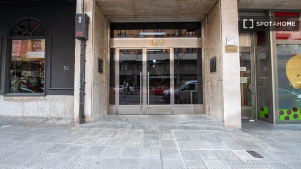 Piso completo de 1 dormitorio en Bilbao