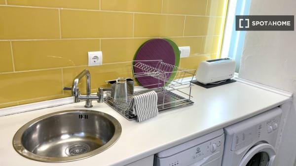 Apartamento de 2 dormitorios en alquiler en Malasaña, Madrid