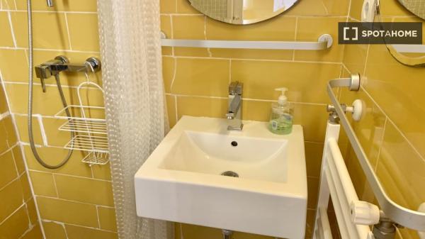 Apartamento de 2 dormitorios en alquiler en Malasaña, Madrid