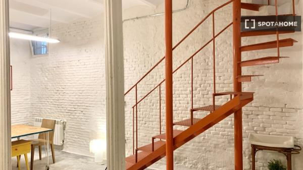 Apartamento de 2 dormitorios en alquiler en Malasaña, Madrid