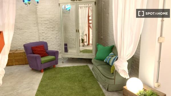 Apartamento de 2 dormitorios en alquiler en Malasaña, Madrid