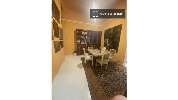 Apartamento de 2 dormitorios en alquiler en Casco Antiguo, Sevilla